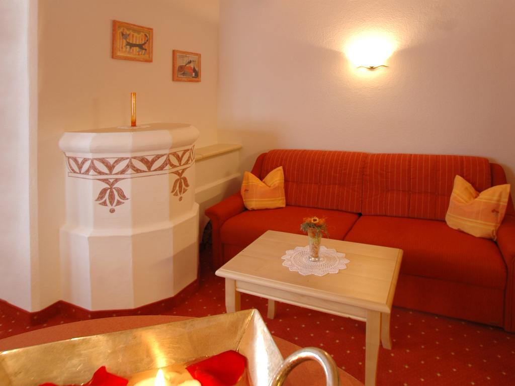 سيرفاوس Hotel Garni Romantika الغرفة الصورة